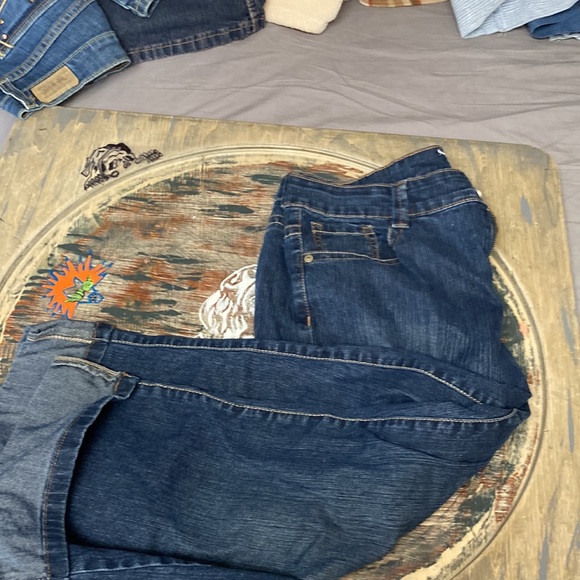 1 pair great condition size 6 style and co women’s jeans - Picture 2 of 3